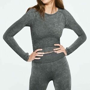 Victoria’s Secret Pink seamless leggings and long sleeve crop top set, size S